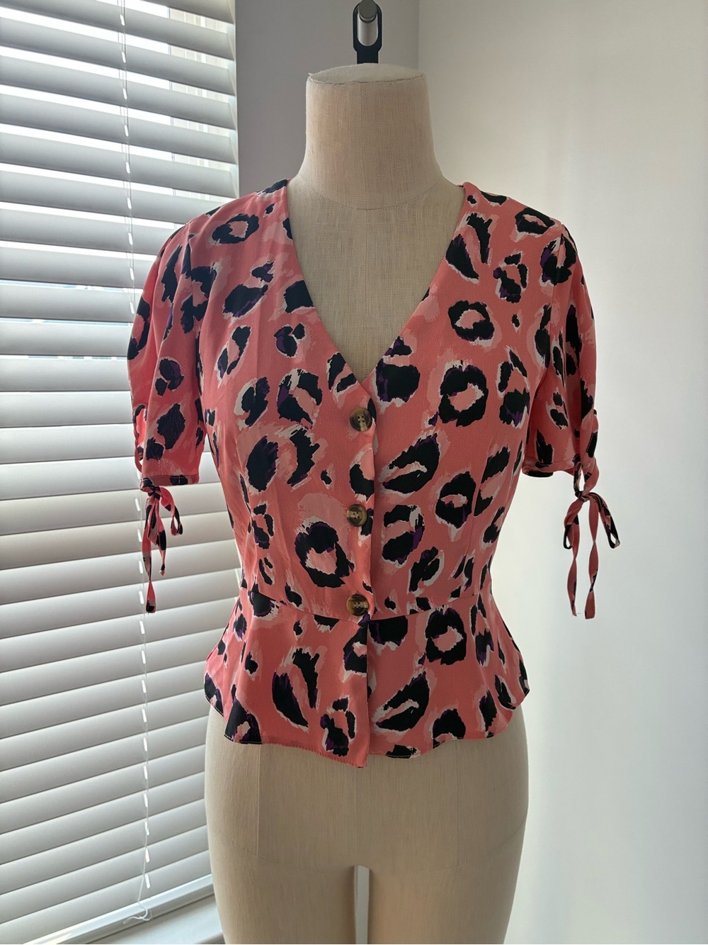 Topshop Women's Pink Leopard Button Front V Neck Top